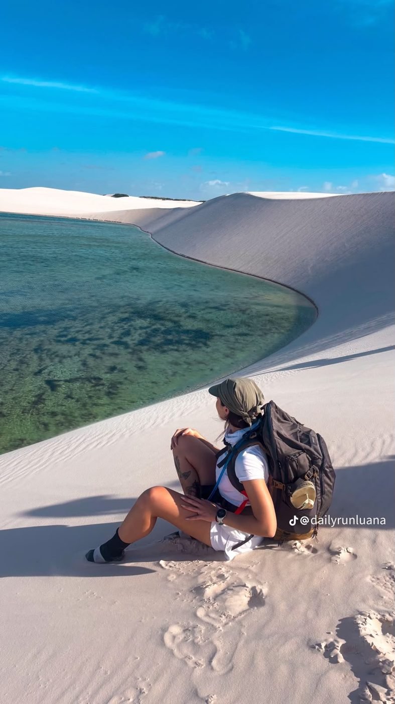 Pôr do sol sobre as dunas dos Lençóis Maranhenses